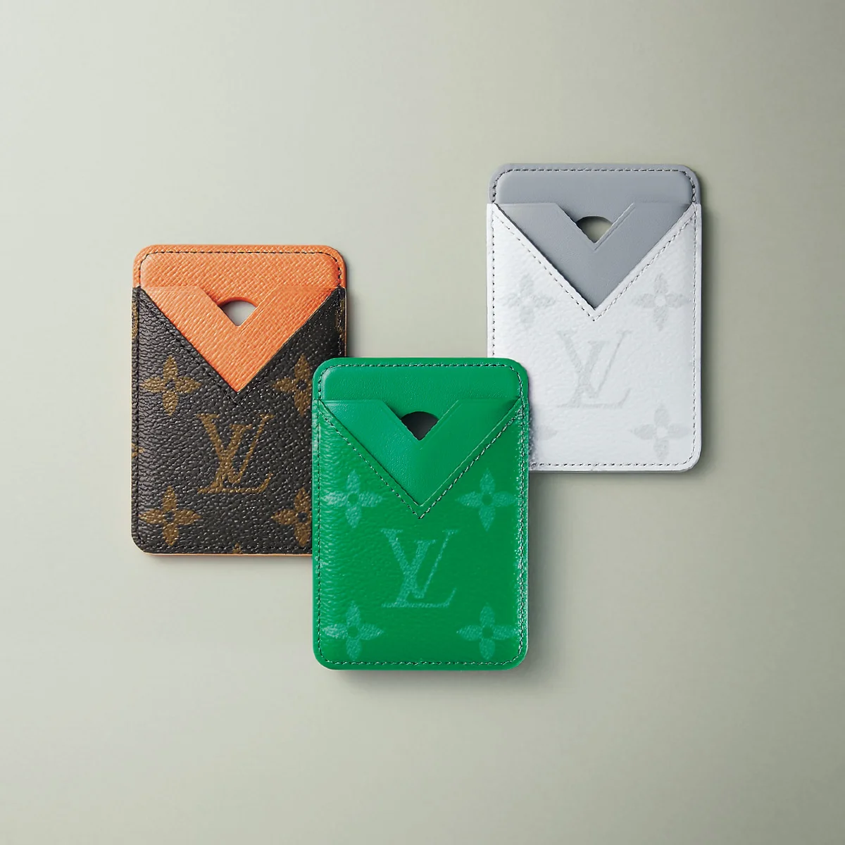 LOUIS VUITTON（ルイ・ヴィトン）の｢ポルト カルト･マグネット｣