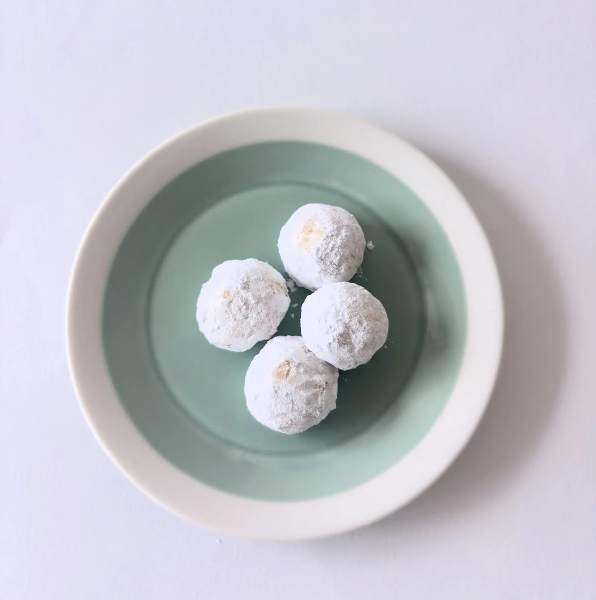 くるみがたっぷりはいったクッキーもほろさくの心地よい食べ心地！