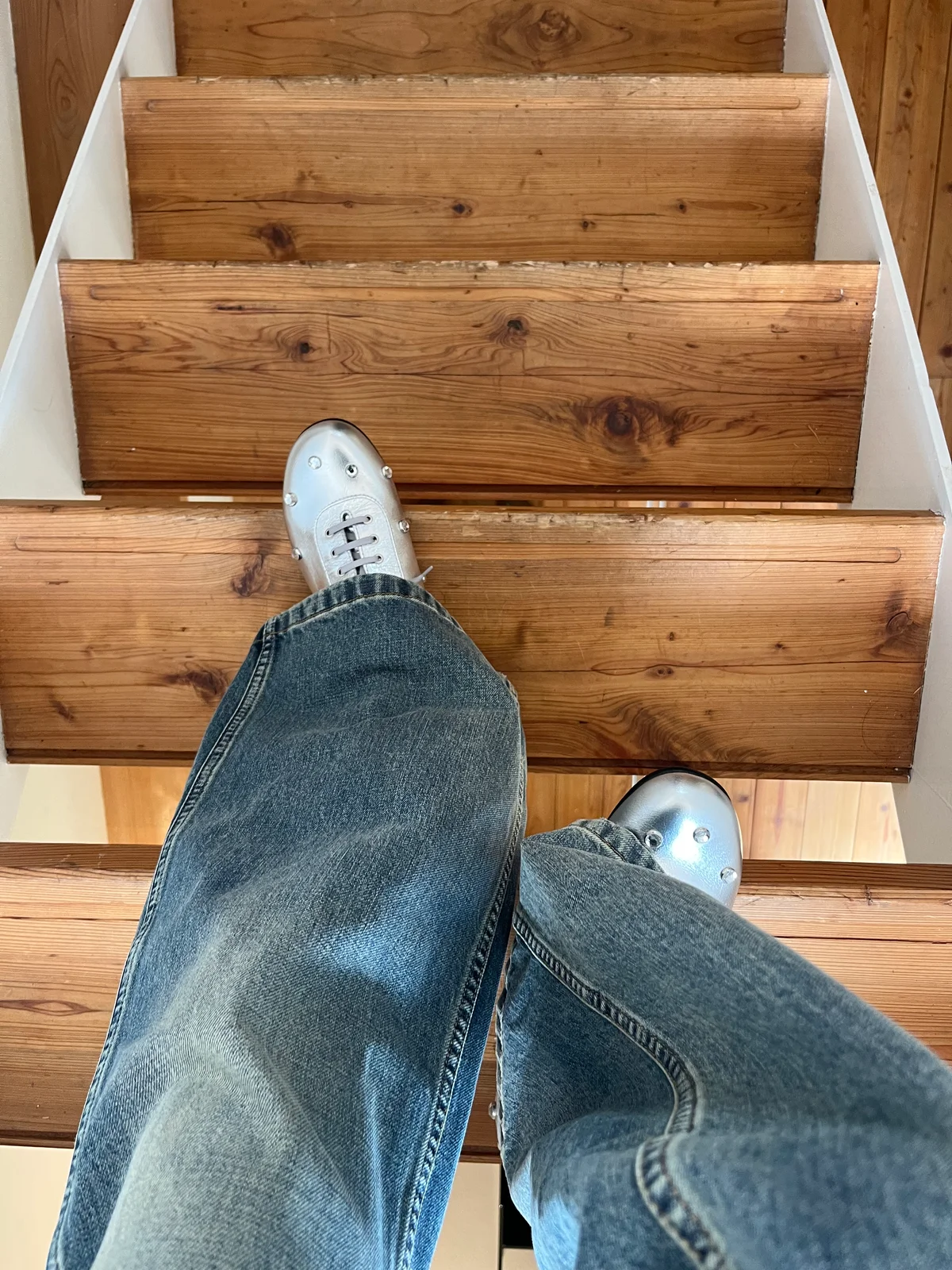 SPURSHOP LACADE ラカド 別注 シルバー 着用しているところ