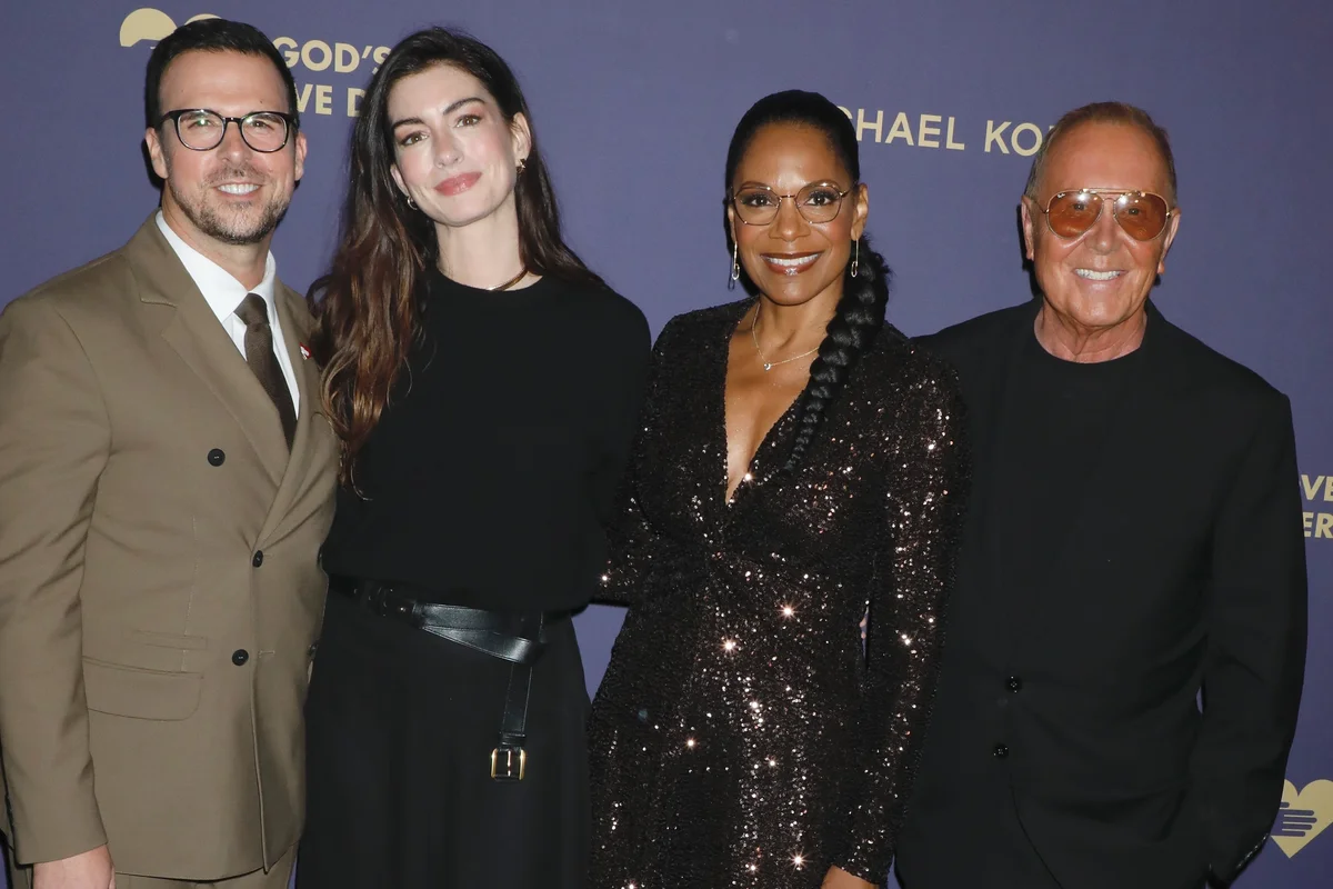 アン・ハサウェイ、オードラ・マクドナルド、マイケル・コース