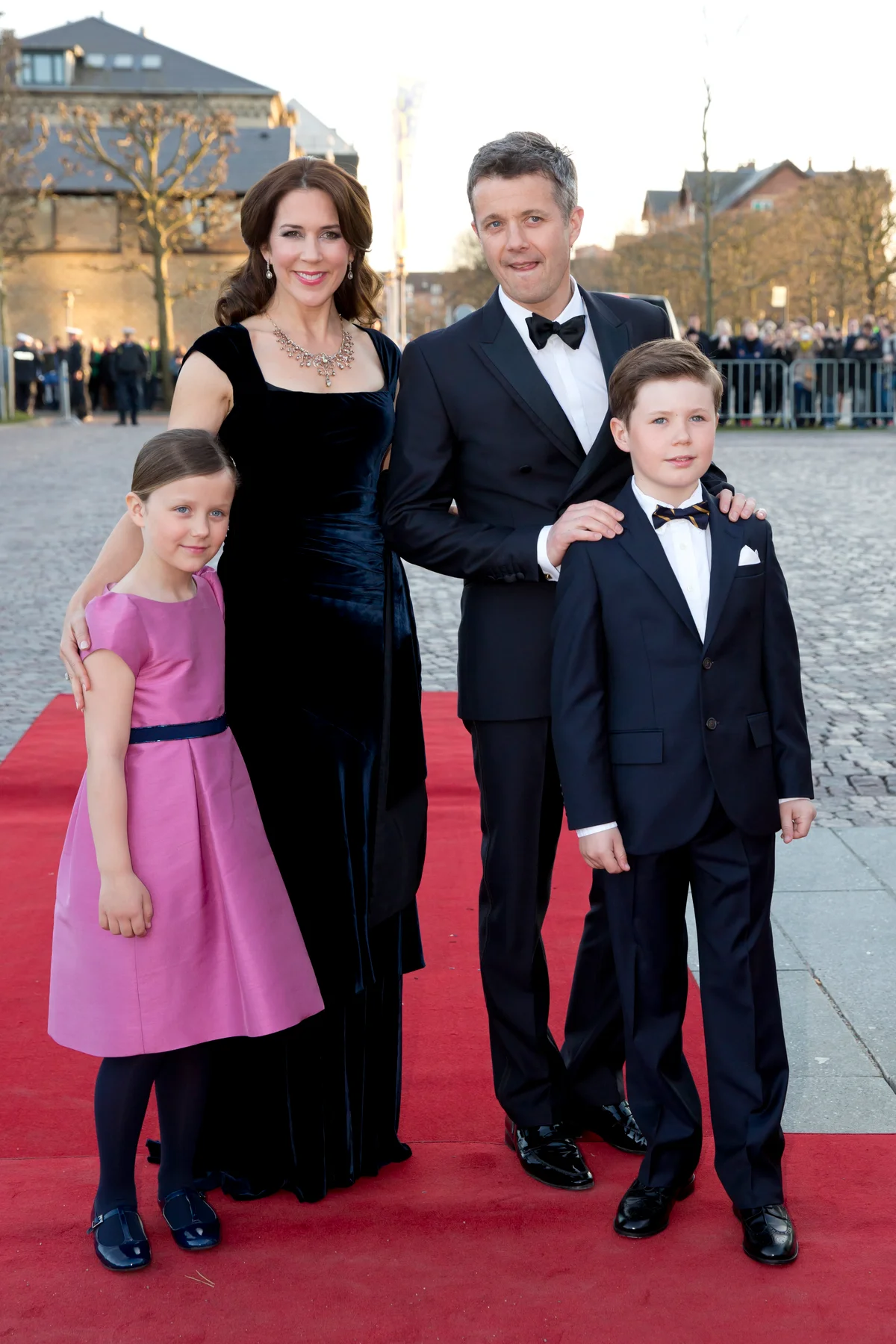 メアリー王妃、フレデリック国王、クリスチャン皇太子、イザベラ王女