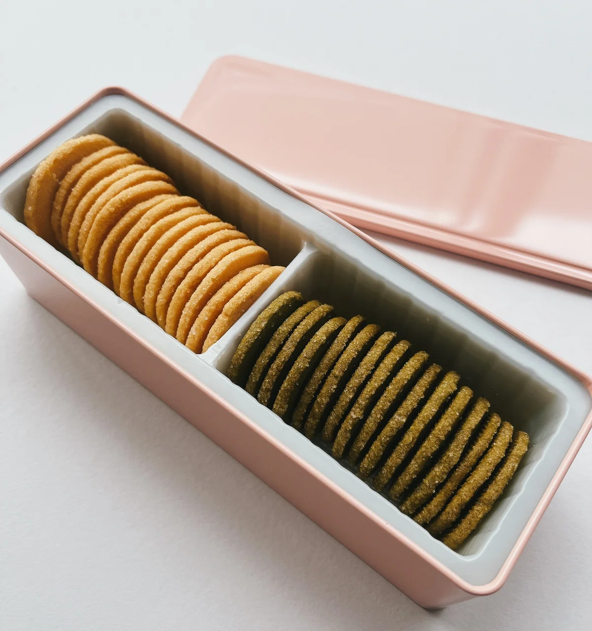 村上開新堂が手がける、山本道子の店の「抹茶＆レモンサブレ」