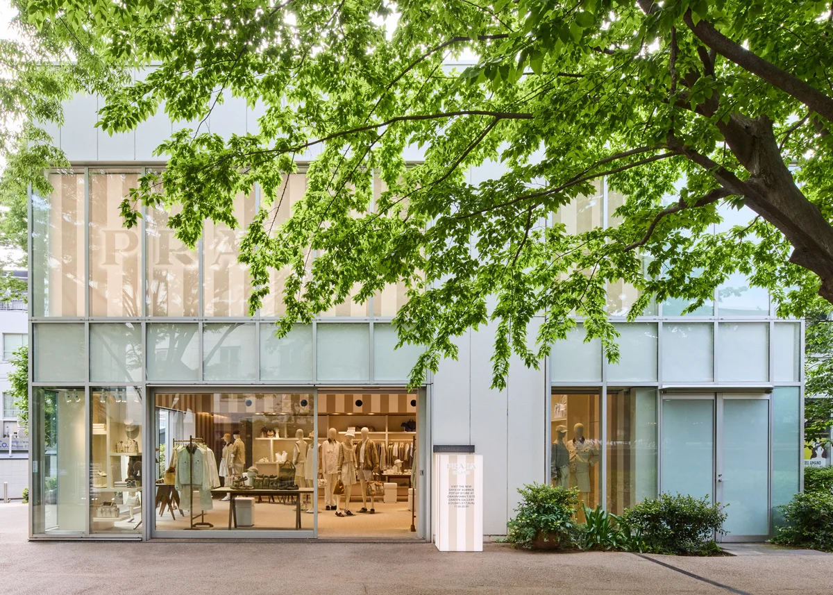 プラダ 「Prada Days of Summer」ポップアップ 外観