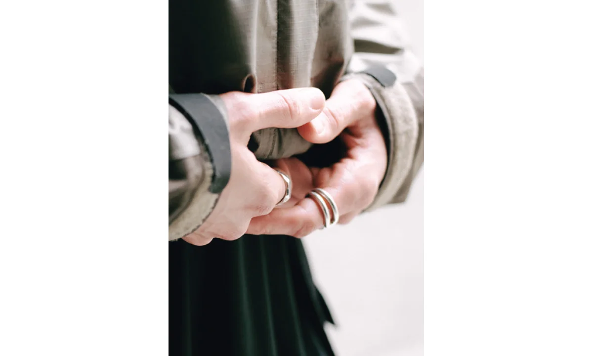 オール ブルースのリングを着用したジョージア・スミス