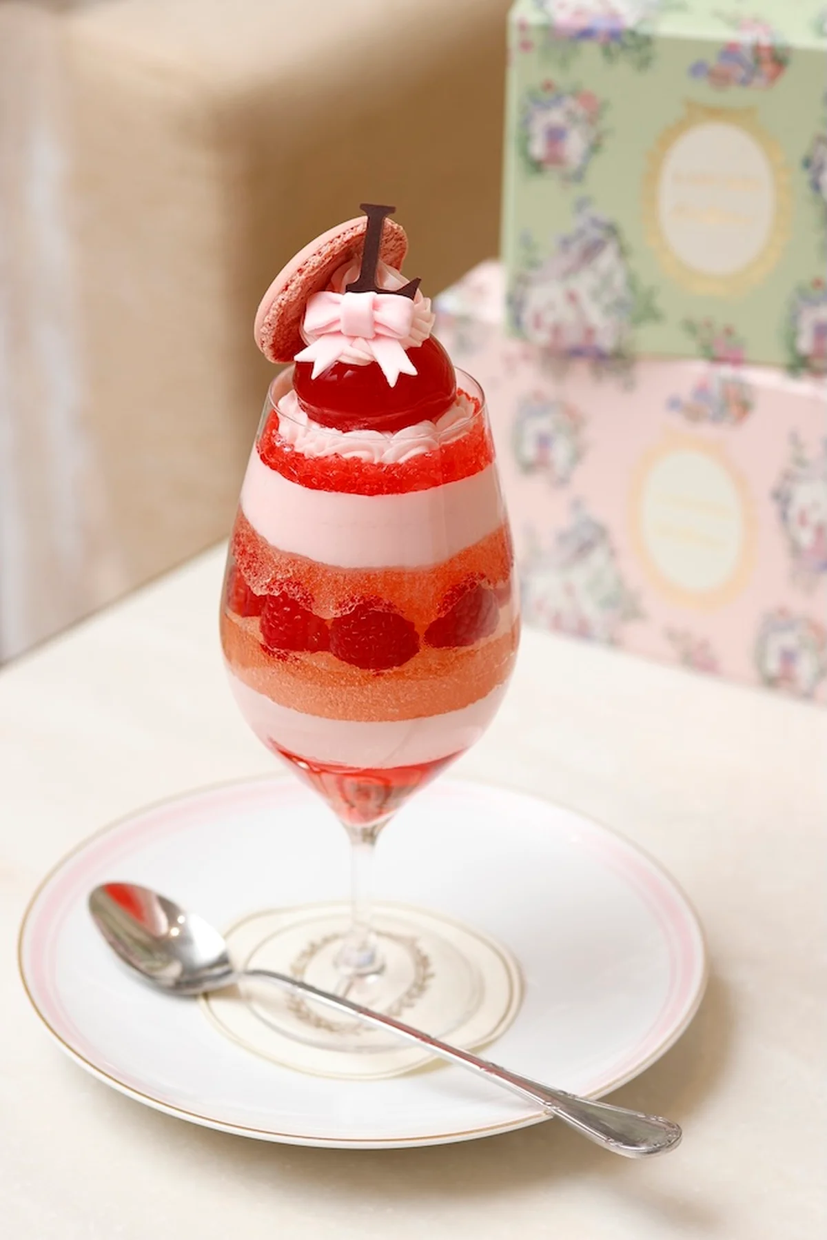 【ラデュレ】と【キャス キッドソン】がコの画像_6