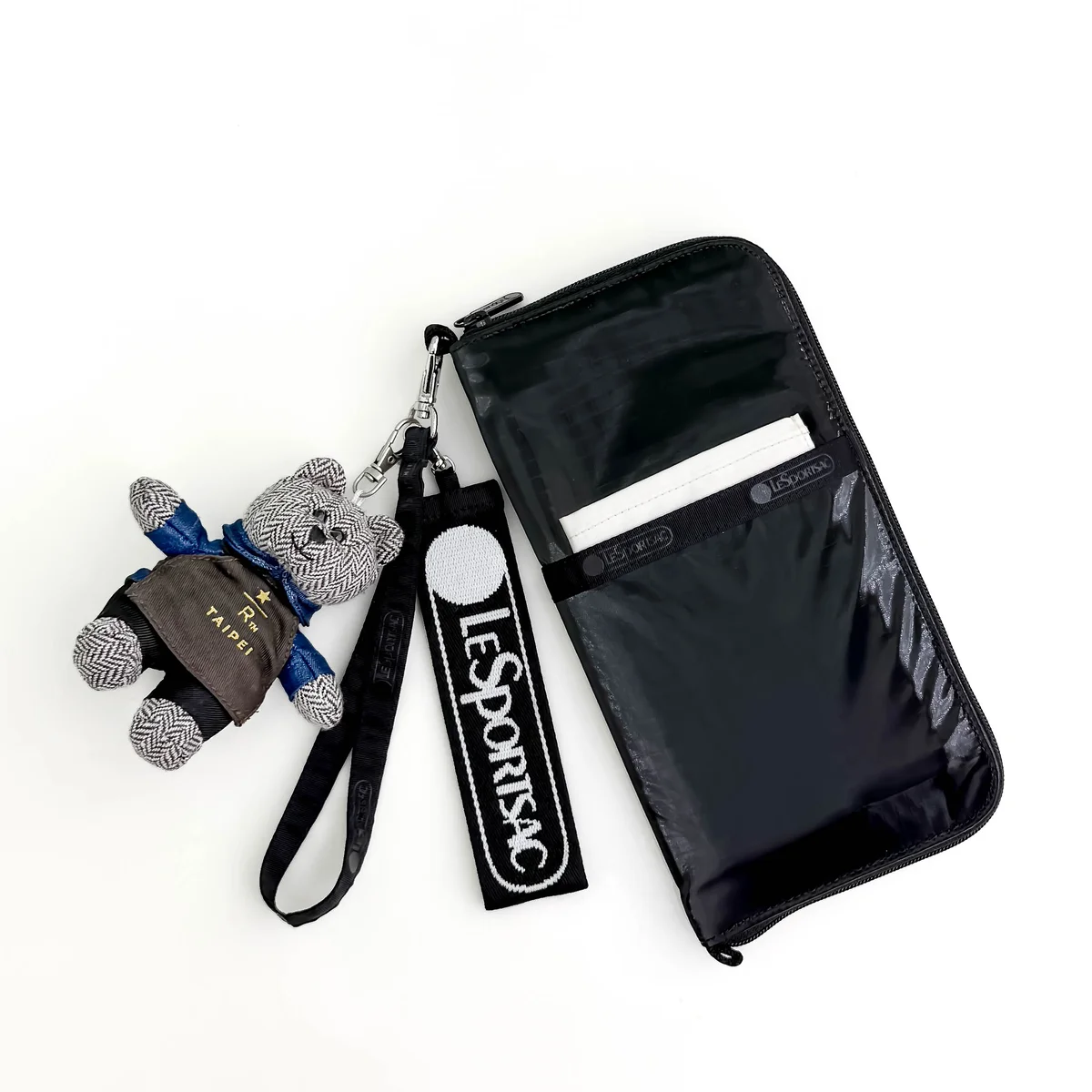 台湾最大のスターバックス、Dream PLAZA店限定ベアリスタチャーム