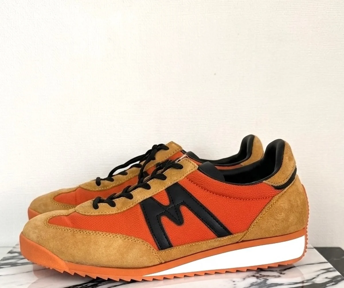 KARHUの定番シリーズ、MESTARIのJAFFA ORANGE/BLACK