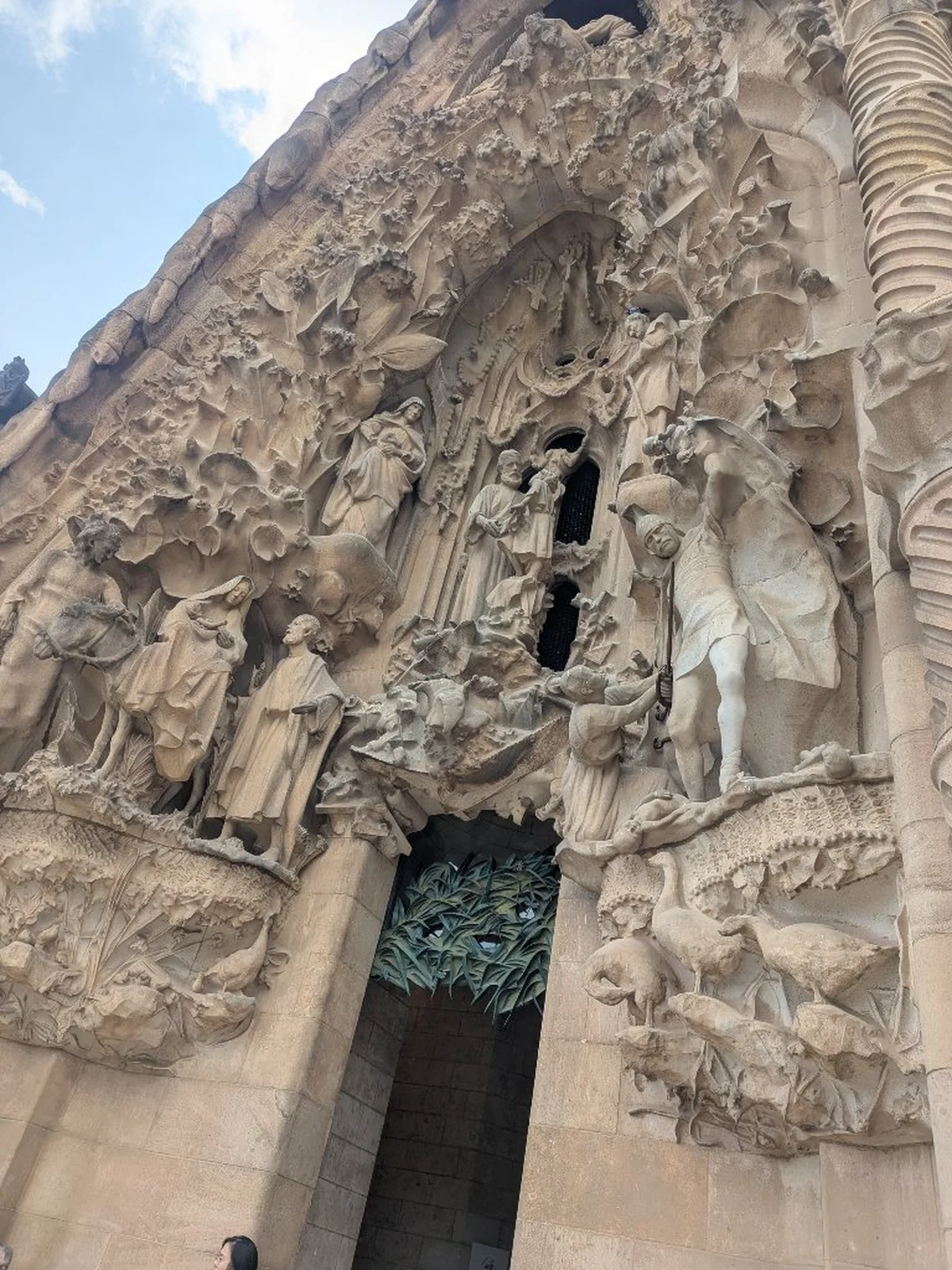 サグラダ・ファミリア　ガウディ　辛酸なめ子　バロセロナ