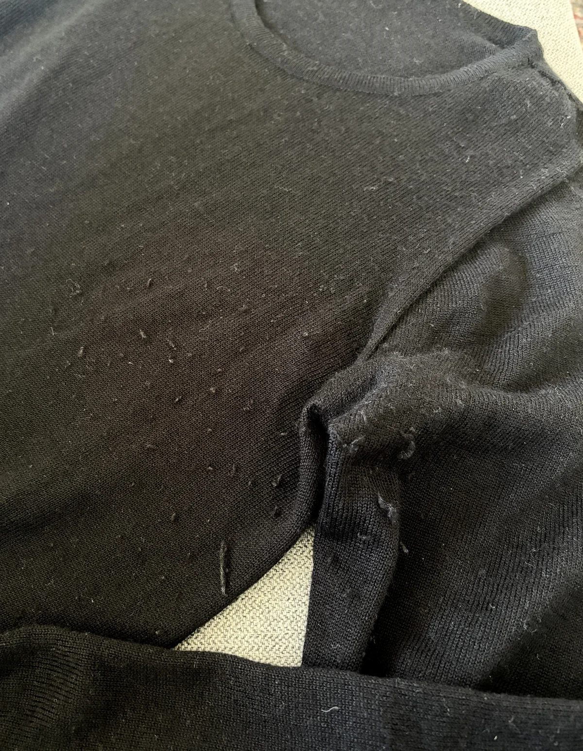 毛玉だらけのニットのBefore写真