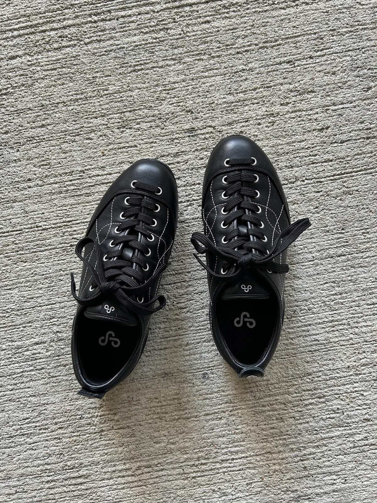 OAOの「SUNLIGHT PRIMA FLAT」スニーカー