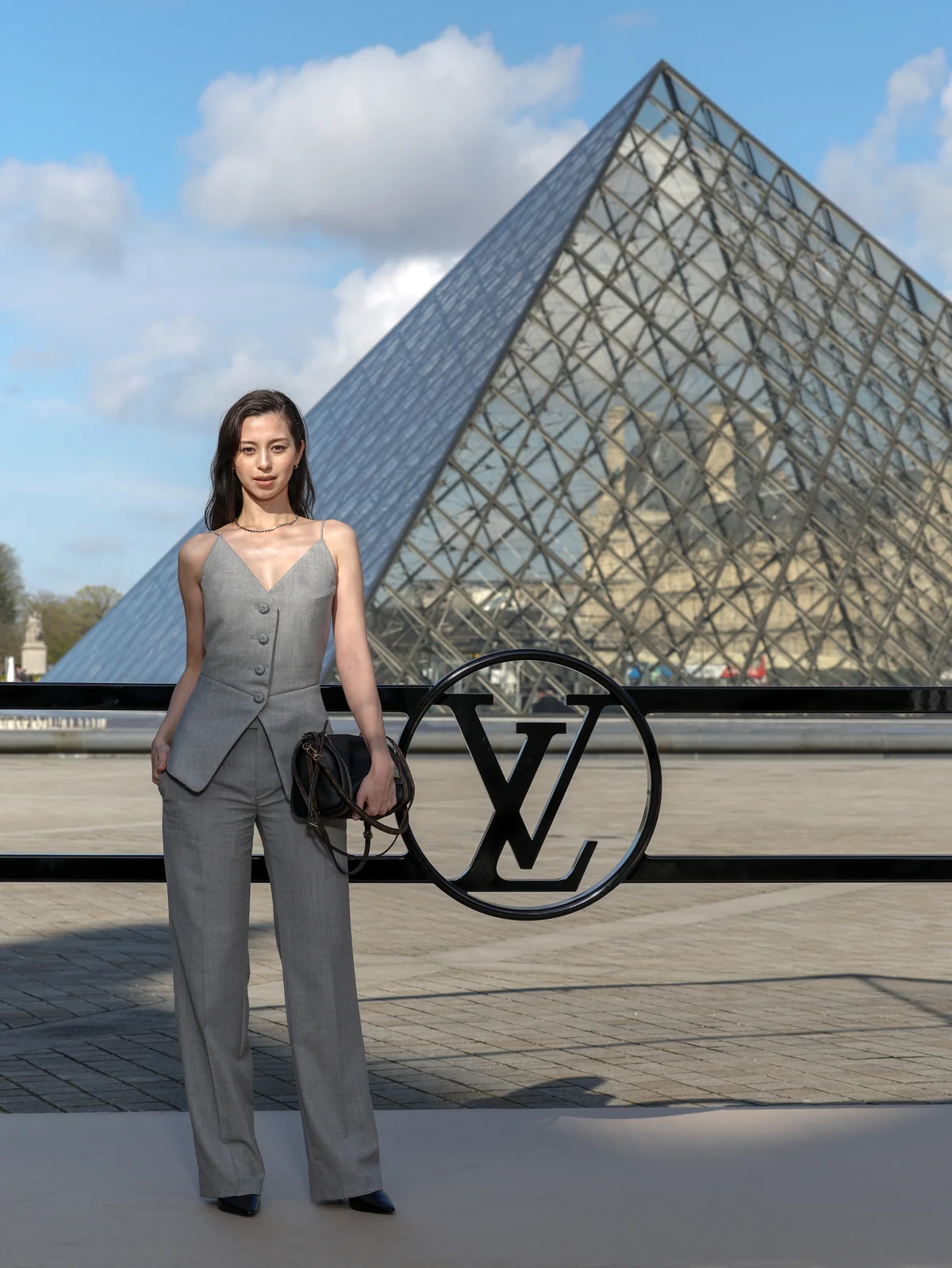 ルイ・ヴィトン2026年秋冬コレクションに参加した中条 あやみ