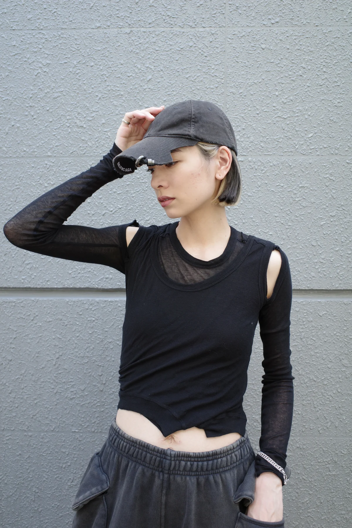 セルフスナップ　紫外線アイテム　キャップ　バレンシアガ　BALENCIAGA