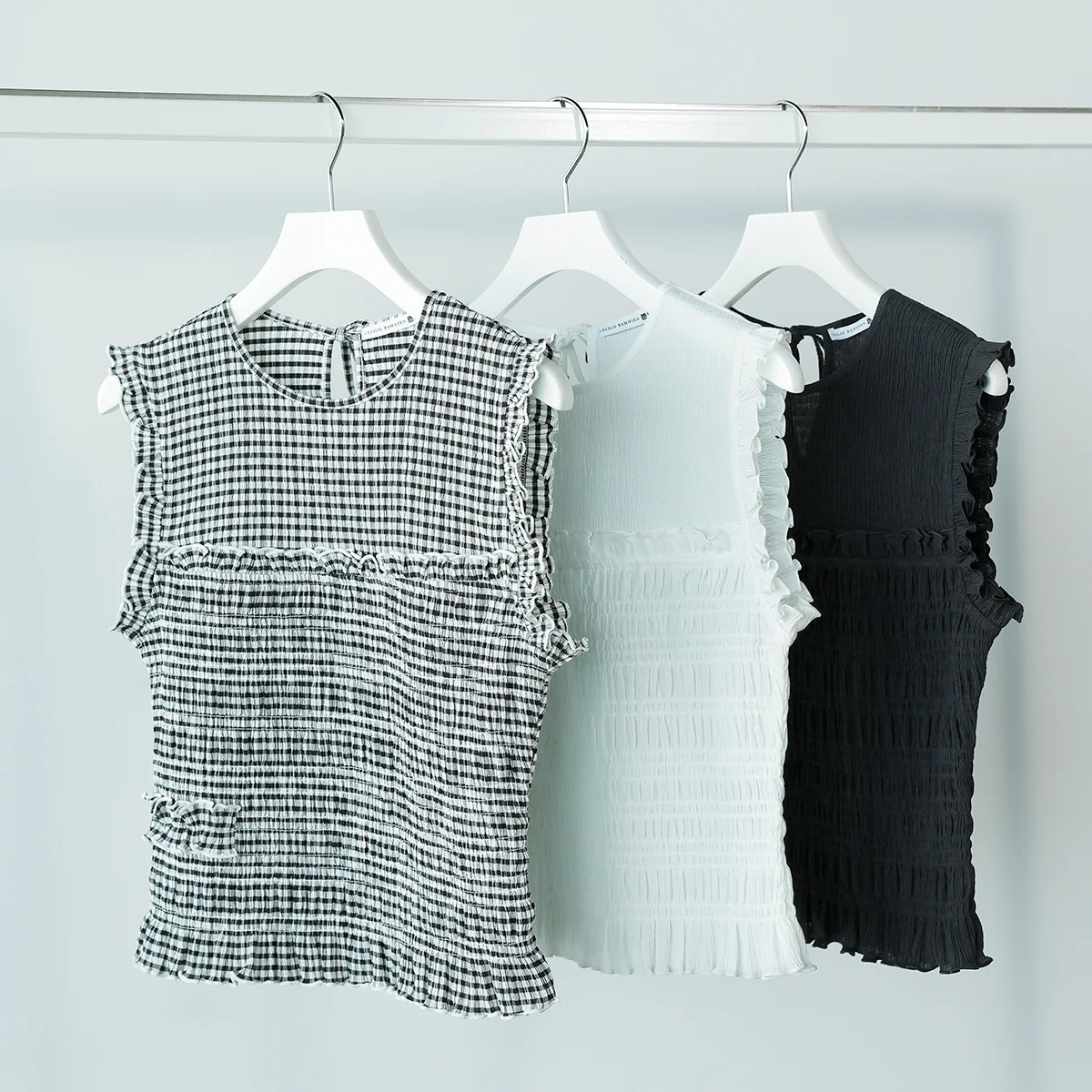 ユニクロ アンド セシリー バンセンのシャーリング T ノースリーブ