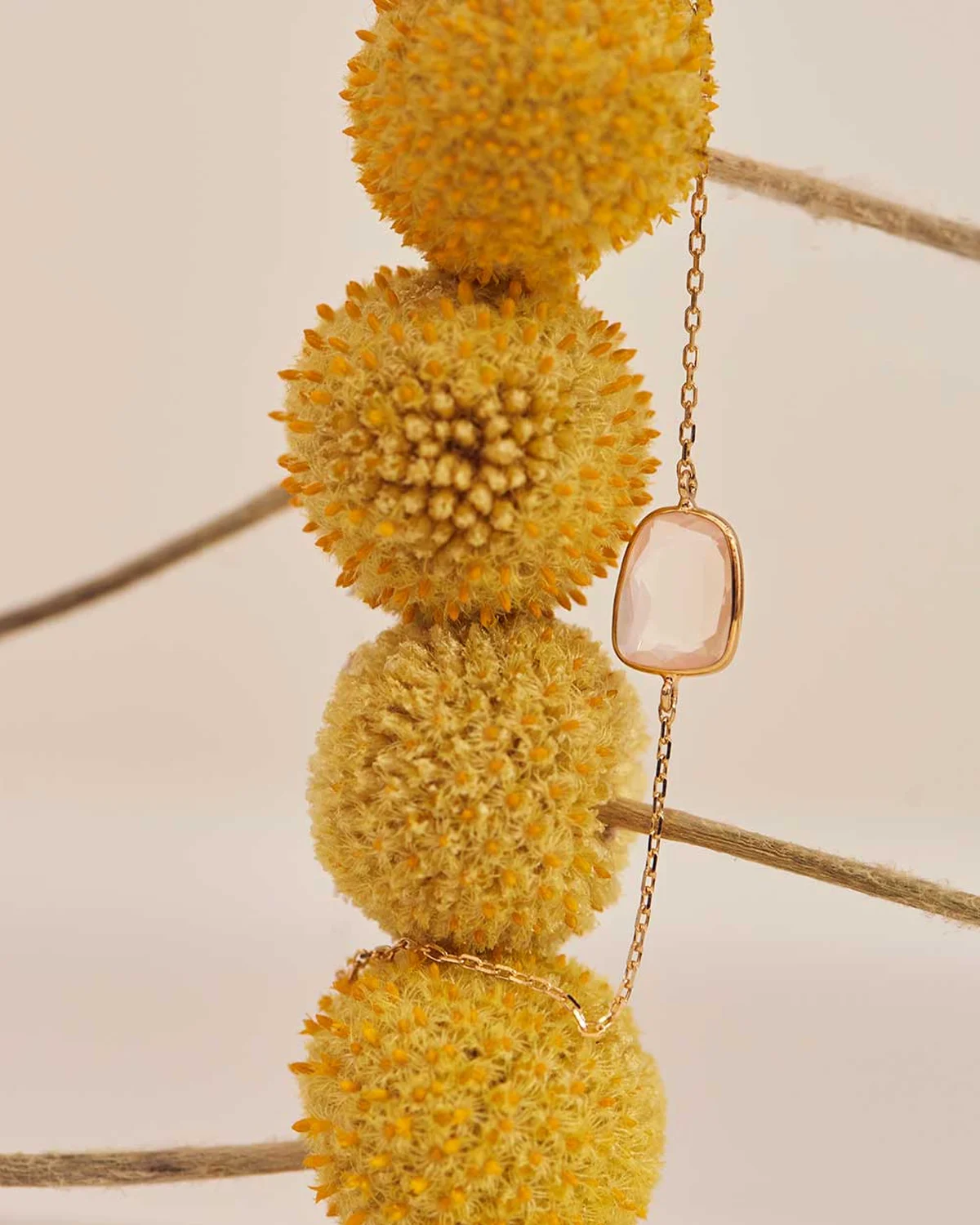 マリハのローズクォーツを使ったオーガニック ジェムズブレスレット