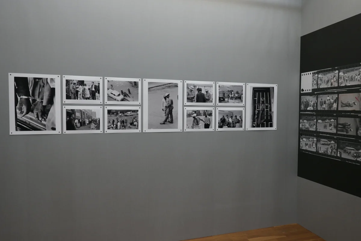 アーネスト・コール「囚われの地（House of Bondage）」の展示風景