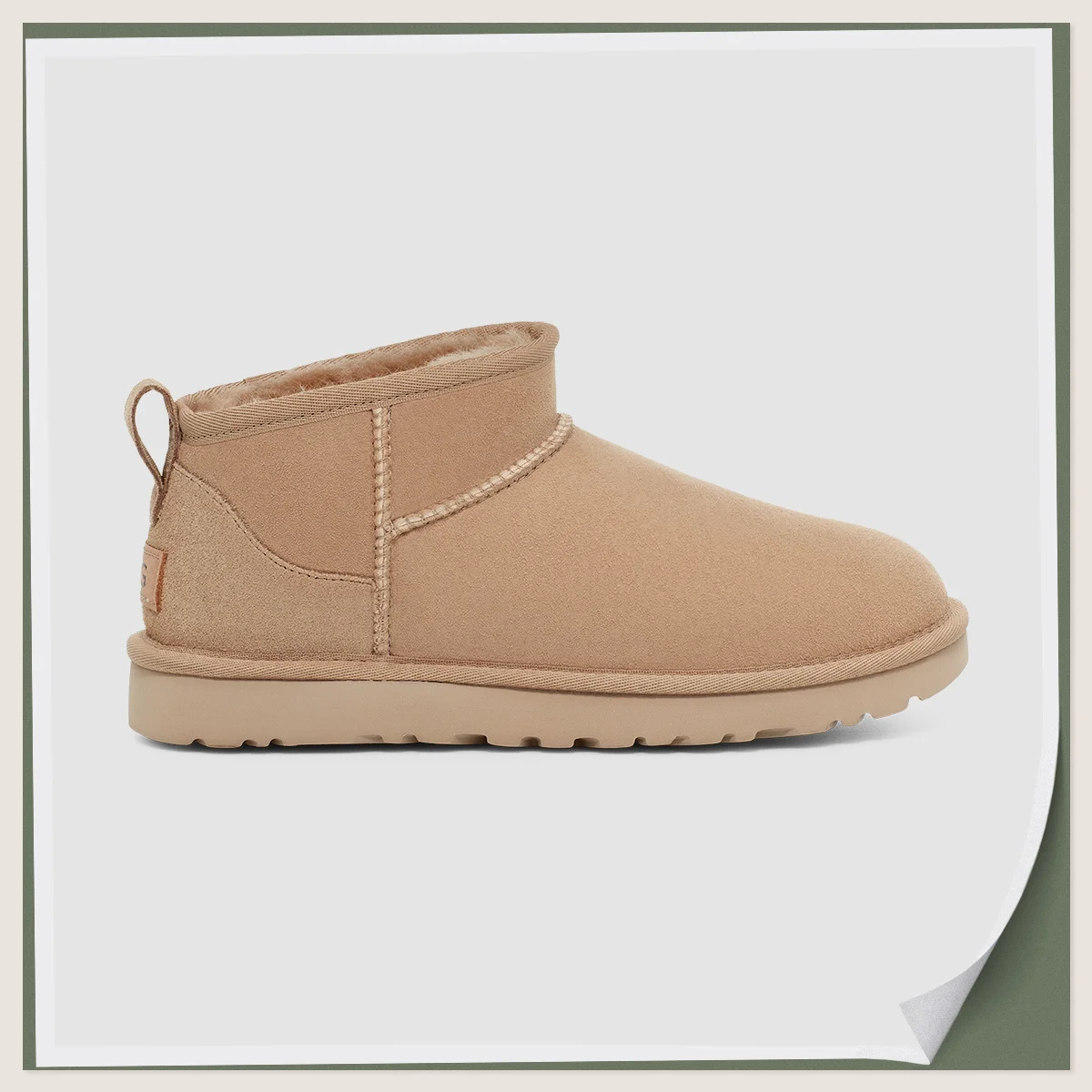 2025年冬ブーツ　UGG（アグ）のムートンブーツ　「クラシック ウルトラ ミニ」〈ヒール約3.2cm〉¥26,400