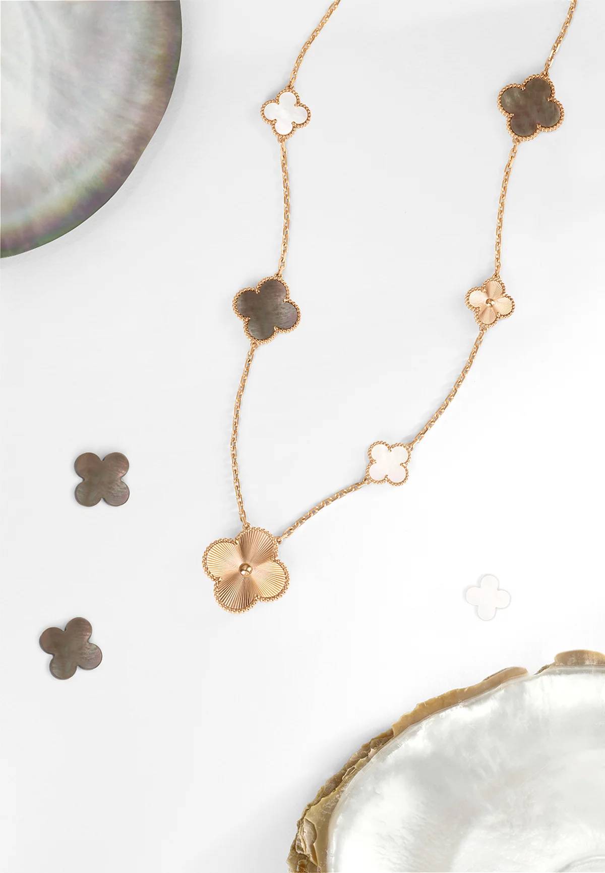 「マジック アルハンブラ」ネックレス〈RG、グレーマザーオブパール、ホワイトマザーオブパール〉¥5,636,400