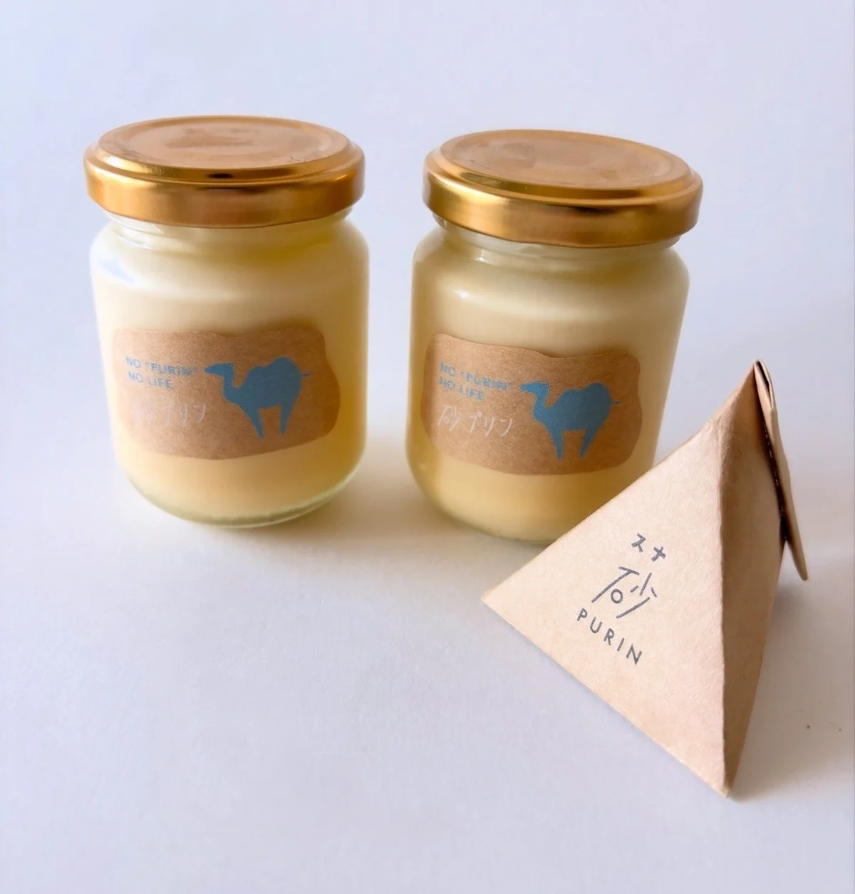 鳥取、Totto PURINの砂プリン。付属の粉末カラメルがつく。