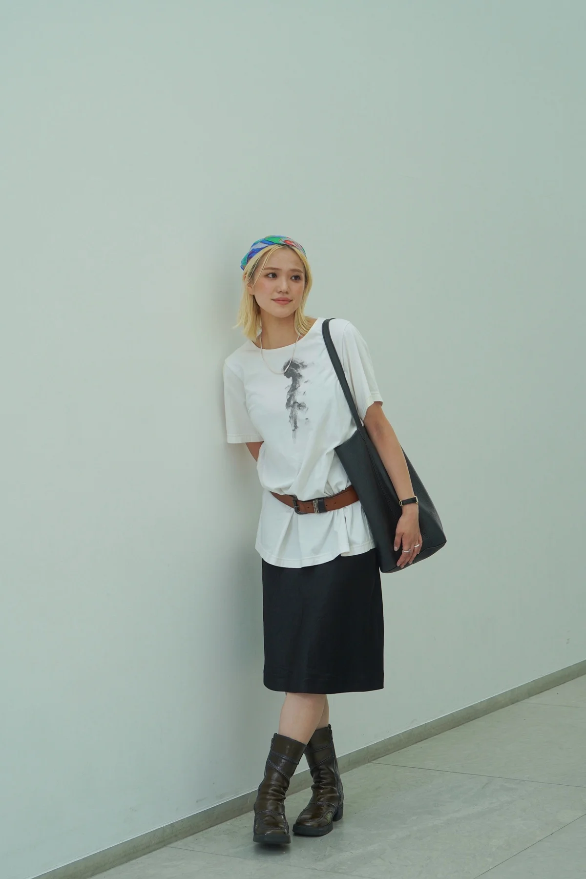 ANNA DIAMOND デザイナー／代表　森春菜さんの夏のTシャツスタイル。ウエストマークして。