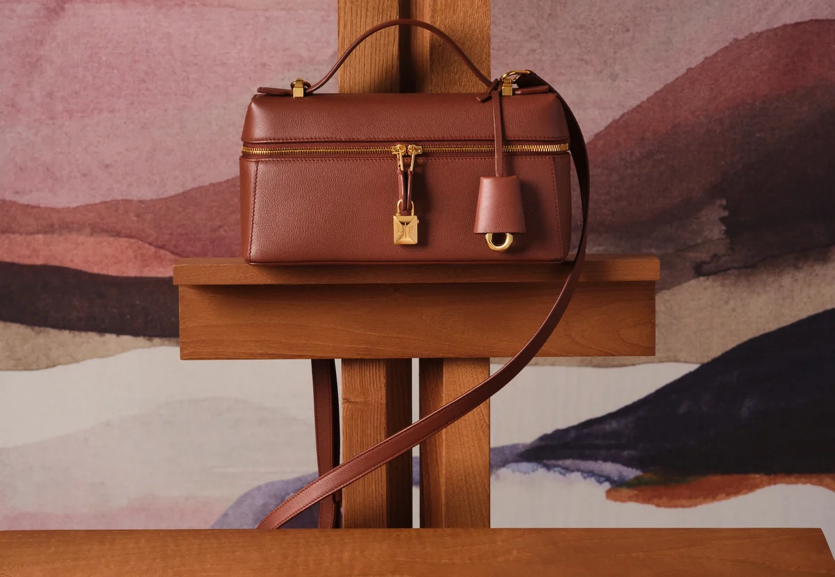 ロロ・ピアーナ バッグ エクストラ・バッグ L23 バーントタン ¥597,300
