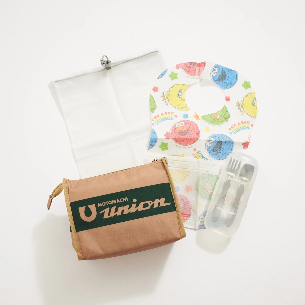 もとまちユニオンのポーチと、エジソンママのフォーク・スプーンと紙エプロン