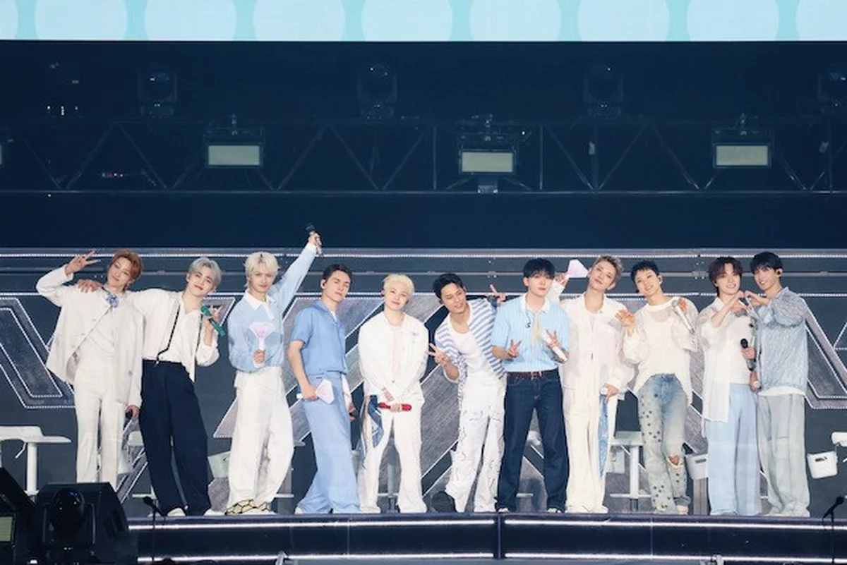 　SEVENTEEN 『2025 JAPAN FANMEETING 'HOLIDAY'』