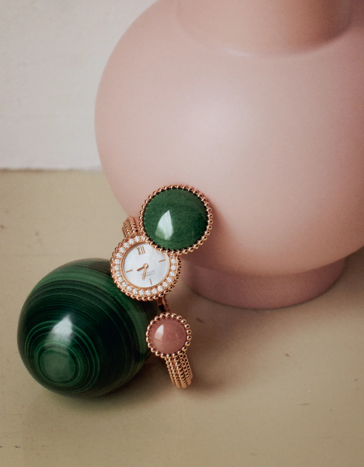 【ヴァン クリーフ&アーペル】 ペルレ トワ エ モア シークレットウォッチ