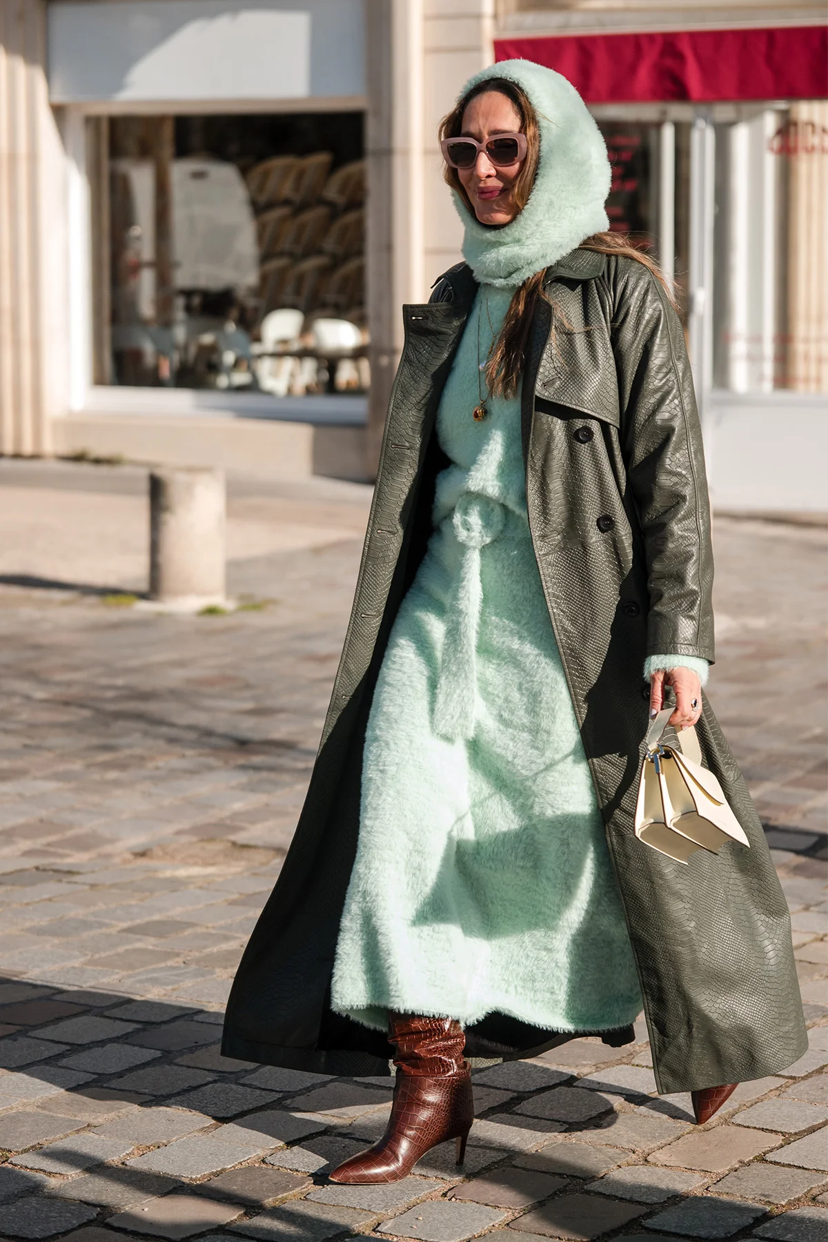 グリーンのバラクラバを被ったスナップ