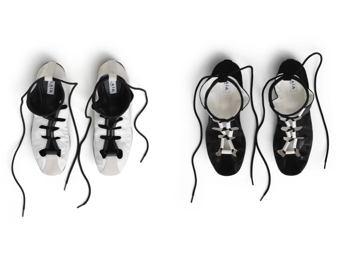 アライアの新作シューズ「フォールド」