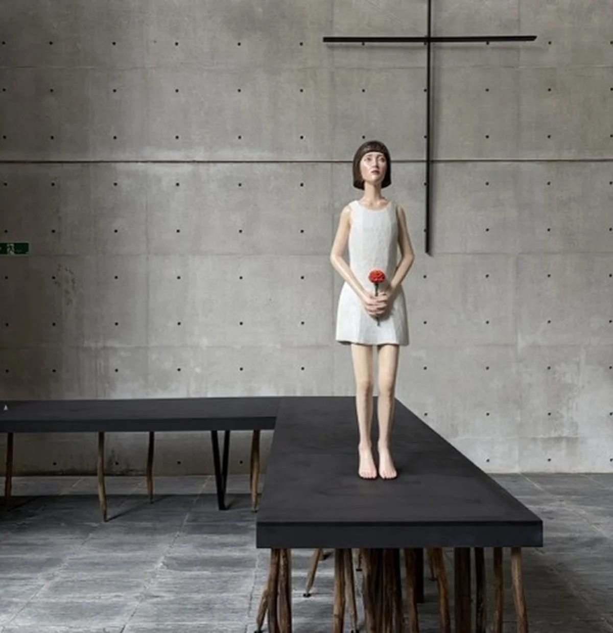 神戸六甲ミーツ・アート 2026 beyond、風の教会での展示作品。棚田康司《届かない橋を渡る》