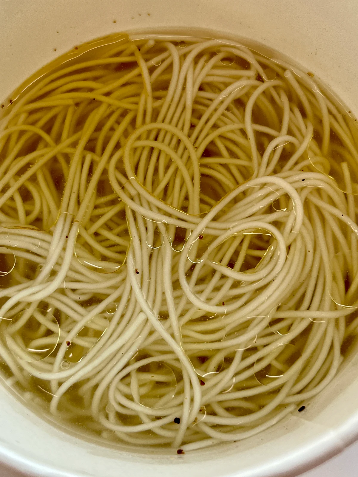 中華房 スー麺 花椒旨塩味の麺のアップ