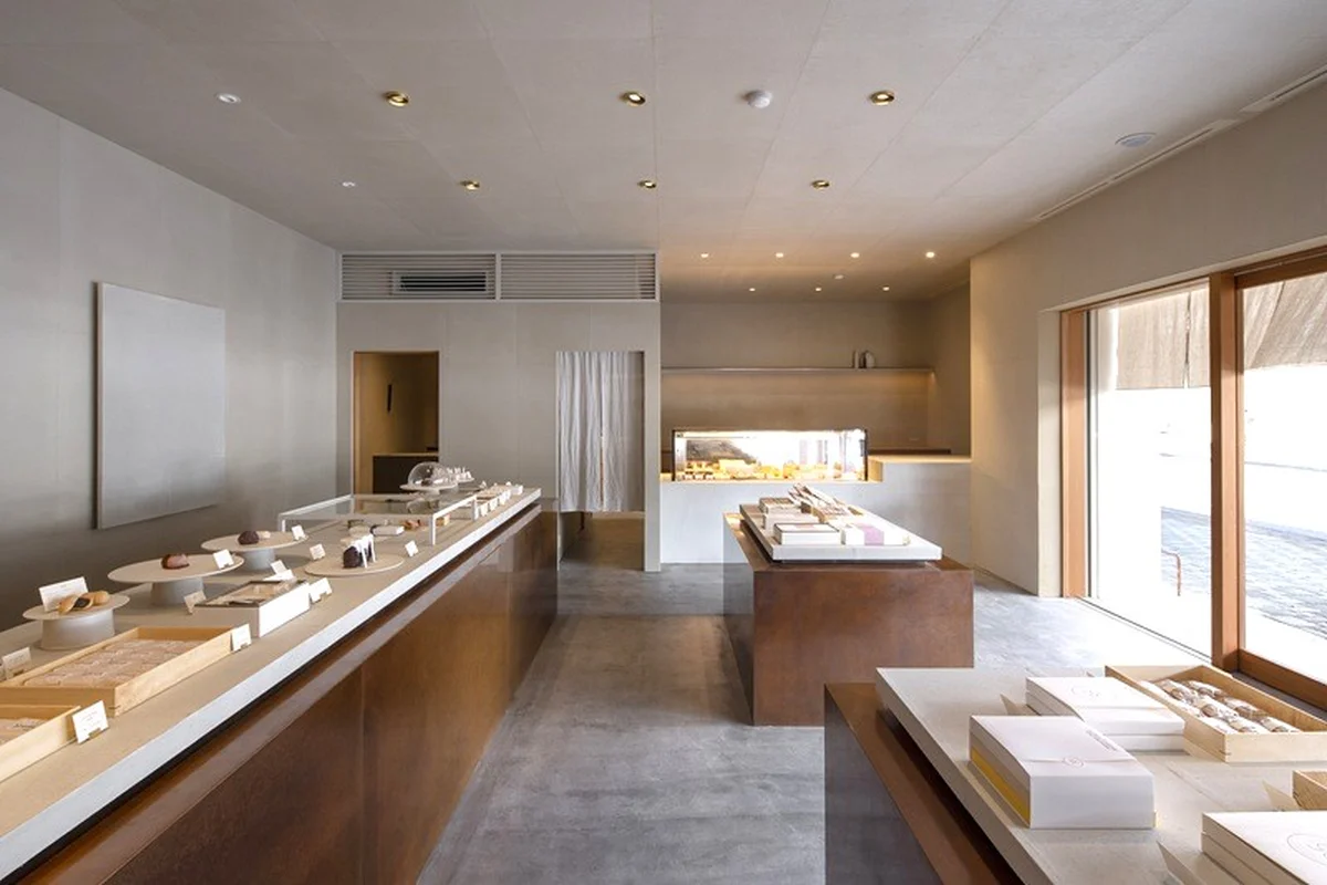 滋賀県彦根市にある、菓心おおすが 本店の内観の様子