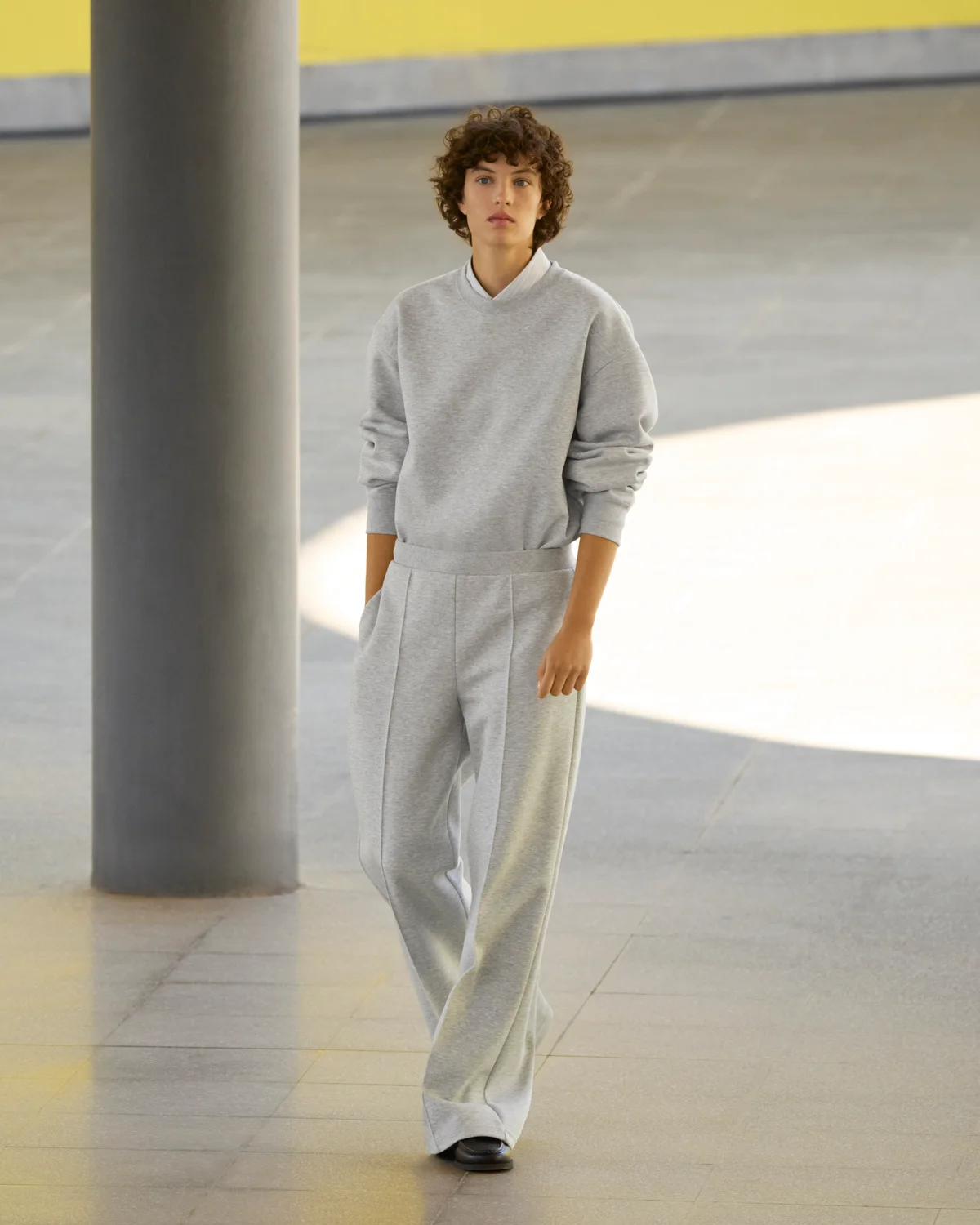 ユニクロ：シーのスウェットストレートパンツ