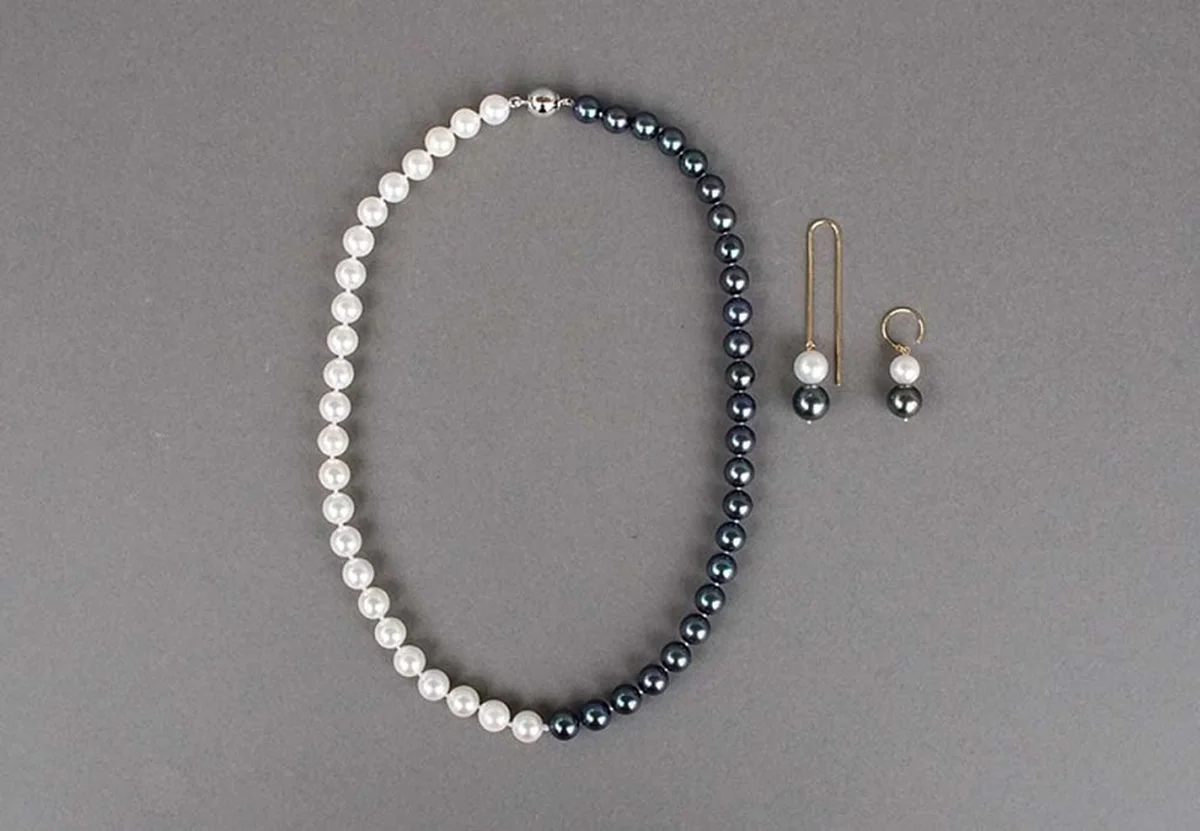 「Revive Jewelry」画像と同型持ち込みオーダーの場合 ネックレス￥93,500、ピアス（左）￥50,600（右）￥35,200