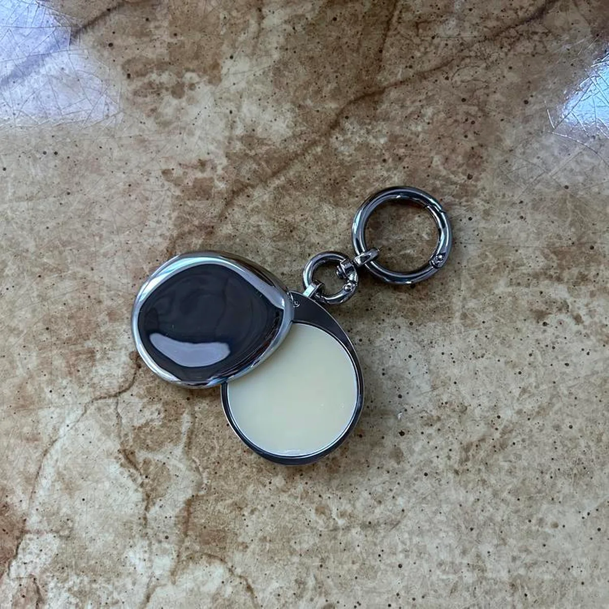 ネイル&リップバーム GIU YOUR BALM