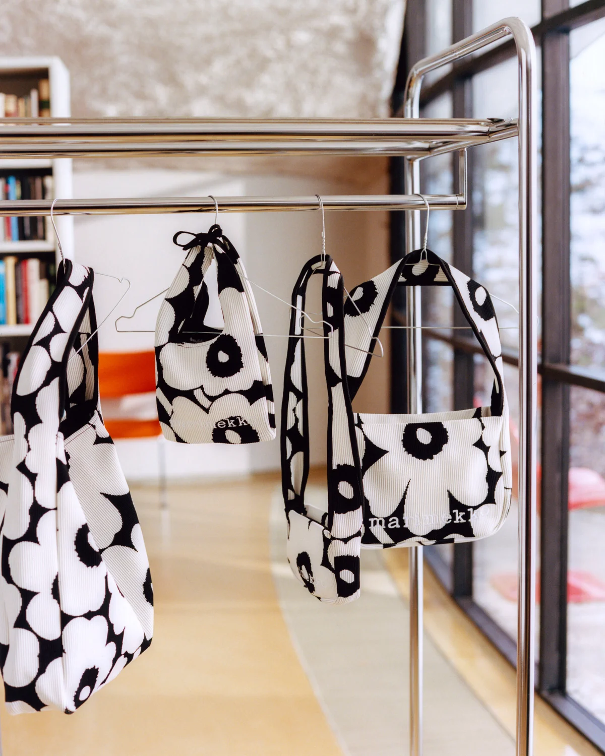 ウニッコニットバッグのブラックの画像