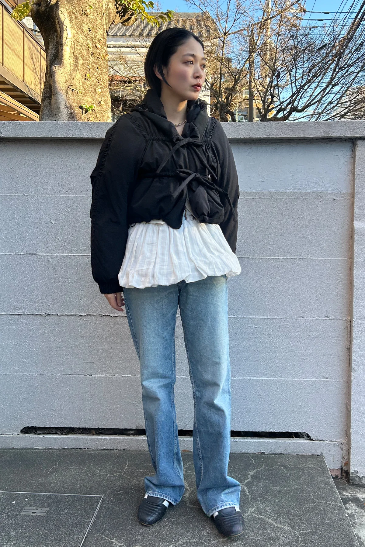 リボンディテールが映える、主役級ショートダウン