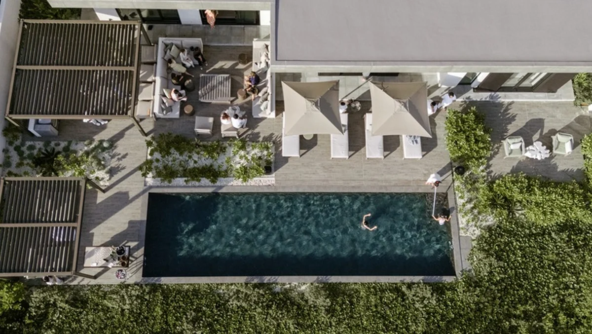 沖縄「ローズウッド宮古島」。150㎡を誇る敷地に専用プールテラスも備えた「クウラハウス」。貸し切って祝宴を行うことも。