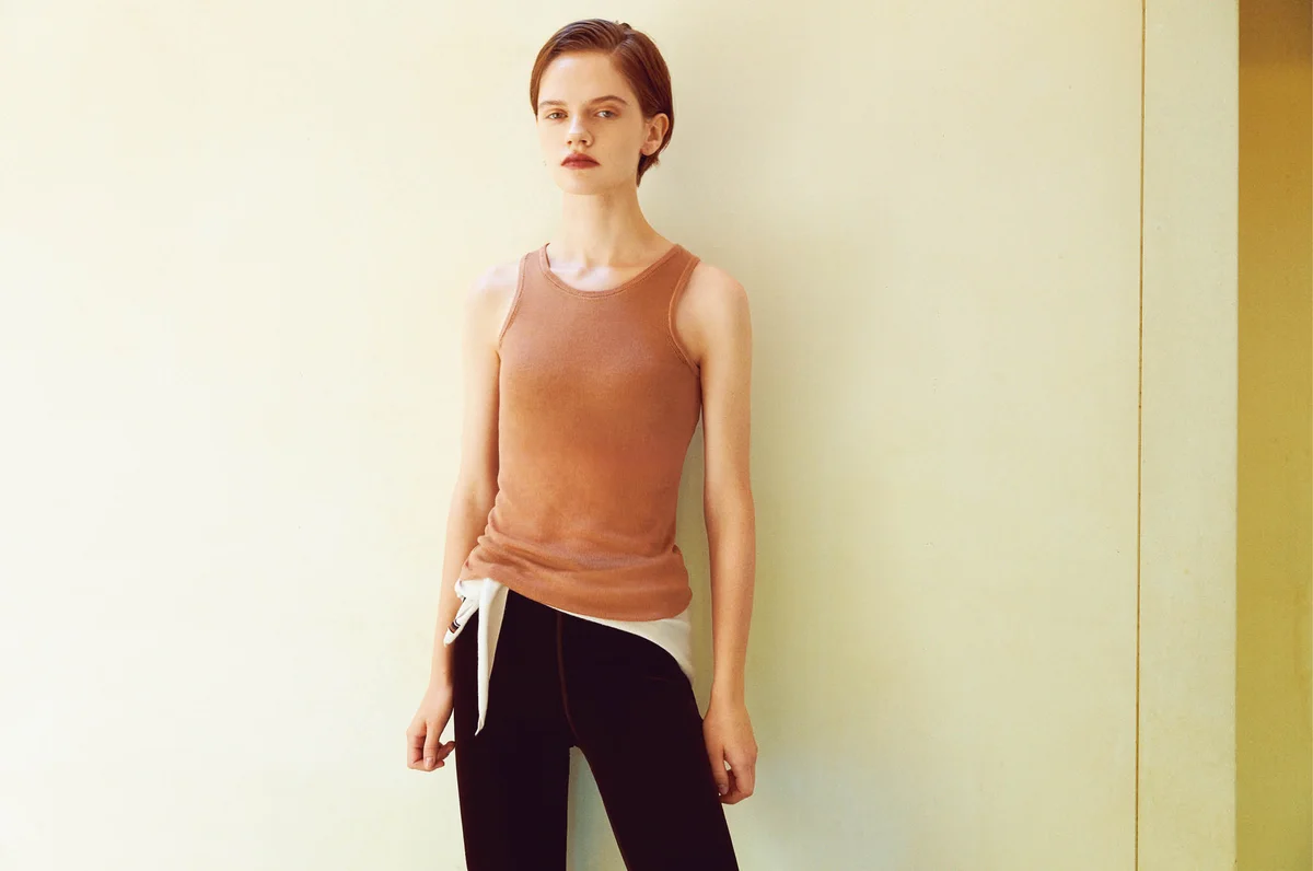 NICENICE MOMENT（ナイスナイス モーメント）のカシミヤ混カップつき美ニットトップス （アメリカンスリーブ）【別注】