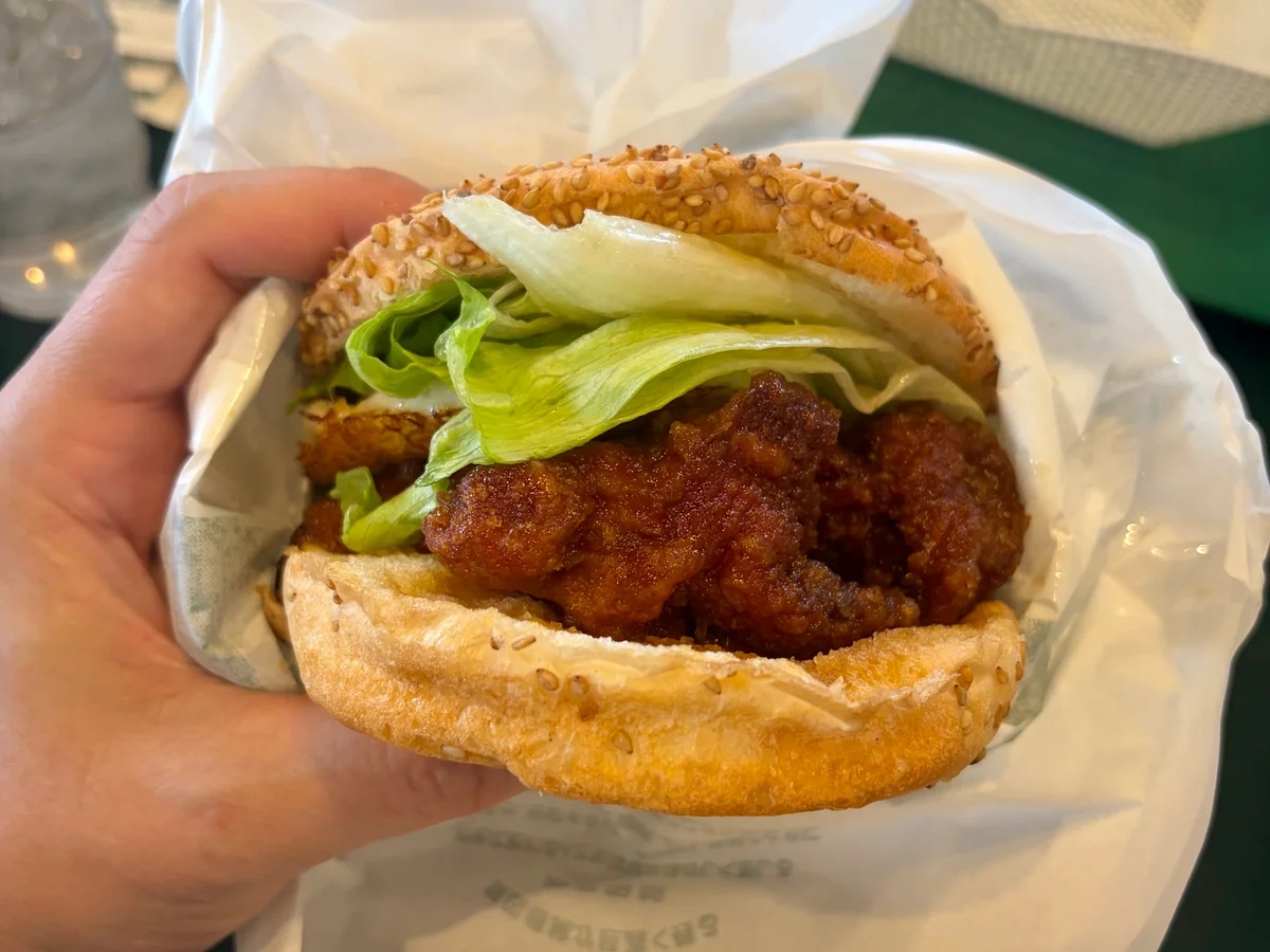 ラッキーピエロのチャイニーズチキンバーガーの画像