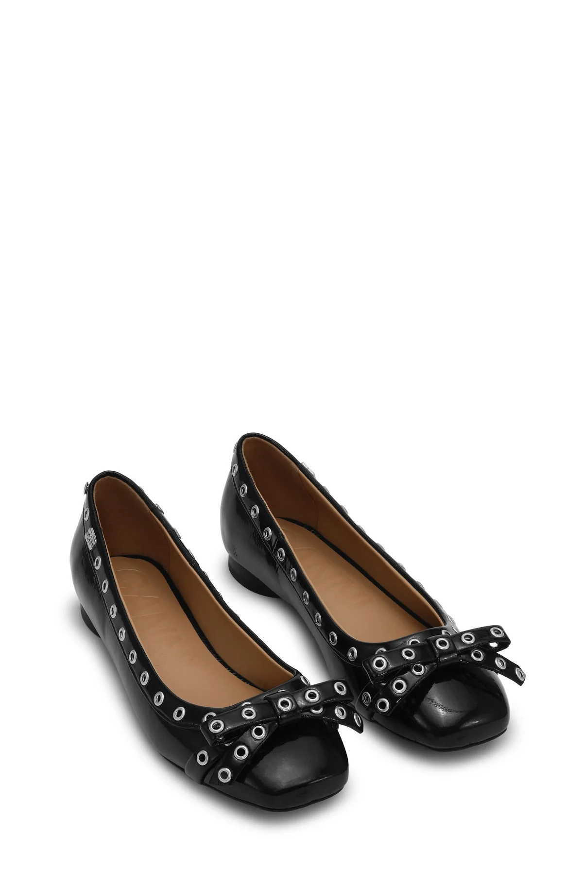 GANNI 新アイコン EYELET BOW BALLERINA FLATが発売