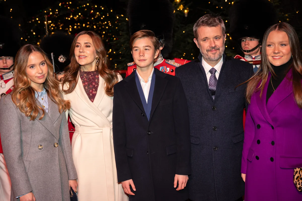 メアリー王妃、フレデリック国王、ヴィンセント王子、イザベラ王女、ジョセフィーヌ王女