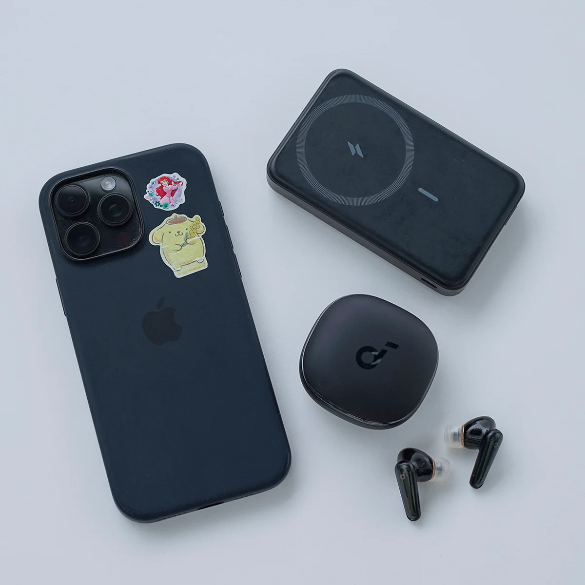 アンカー　モバイルバッテリー　イヤホン