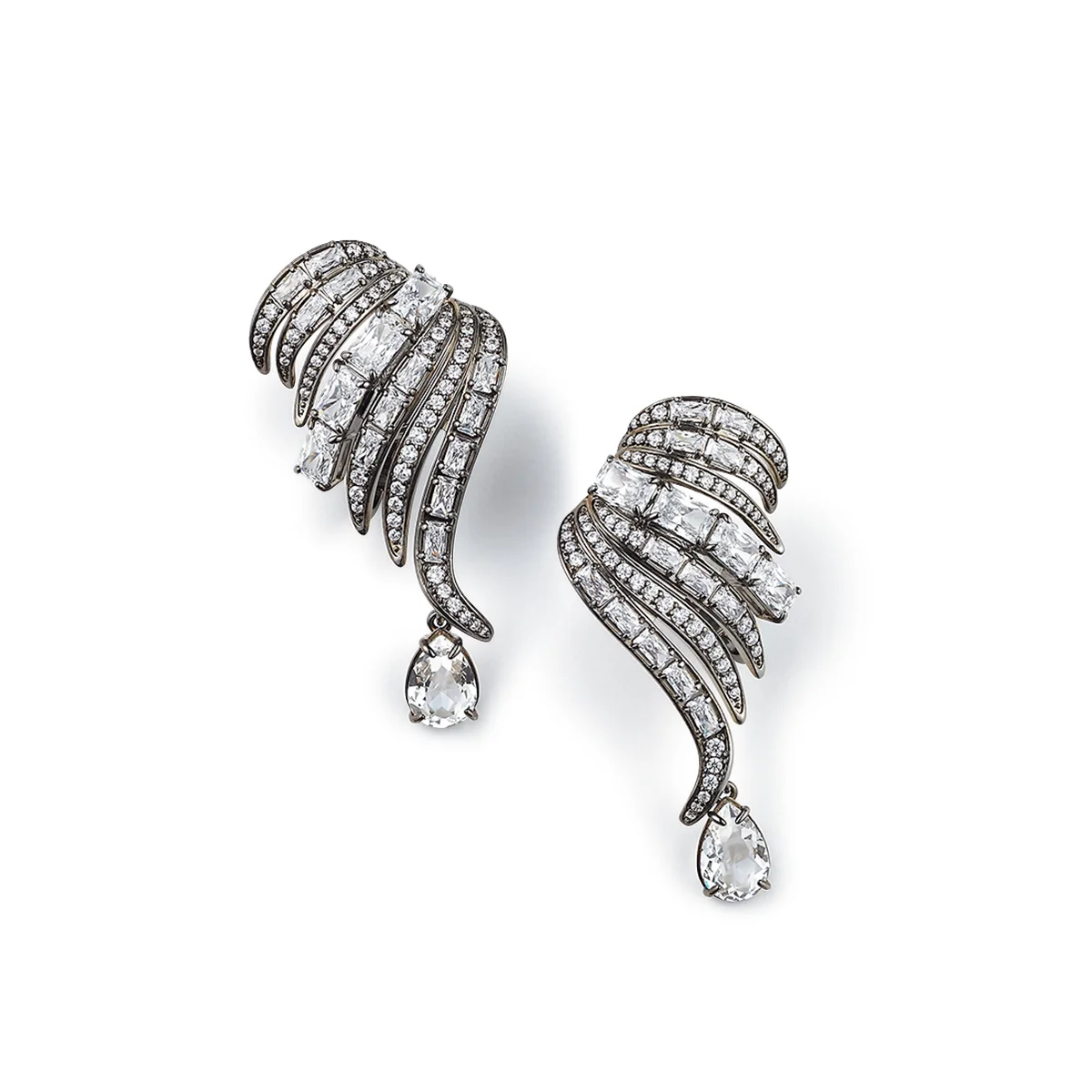 2 スワロフスキーのイヤリング