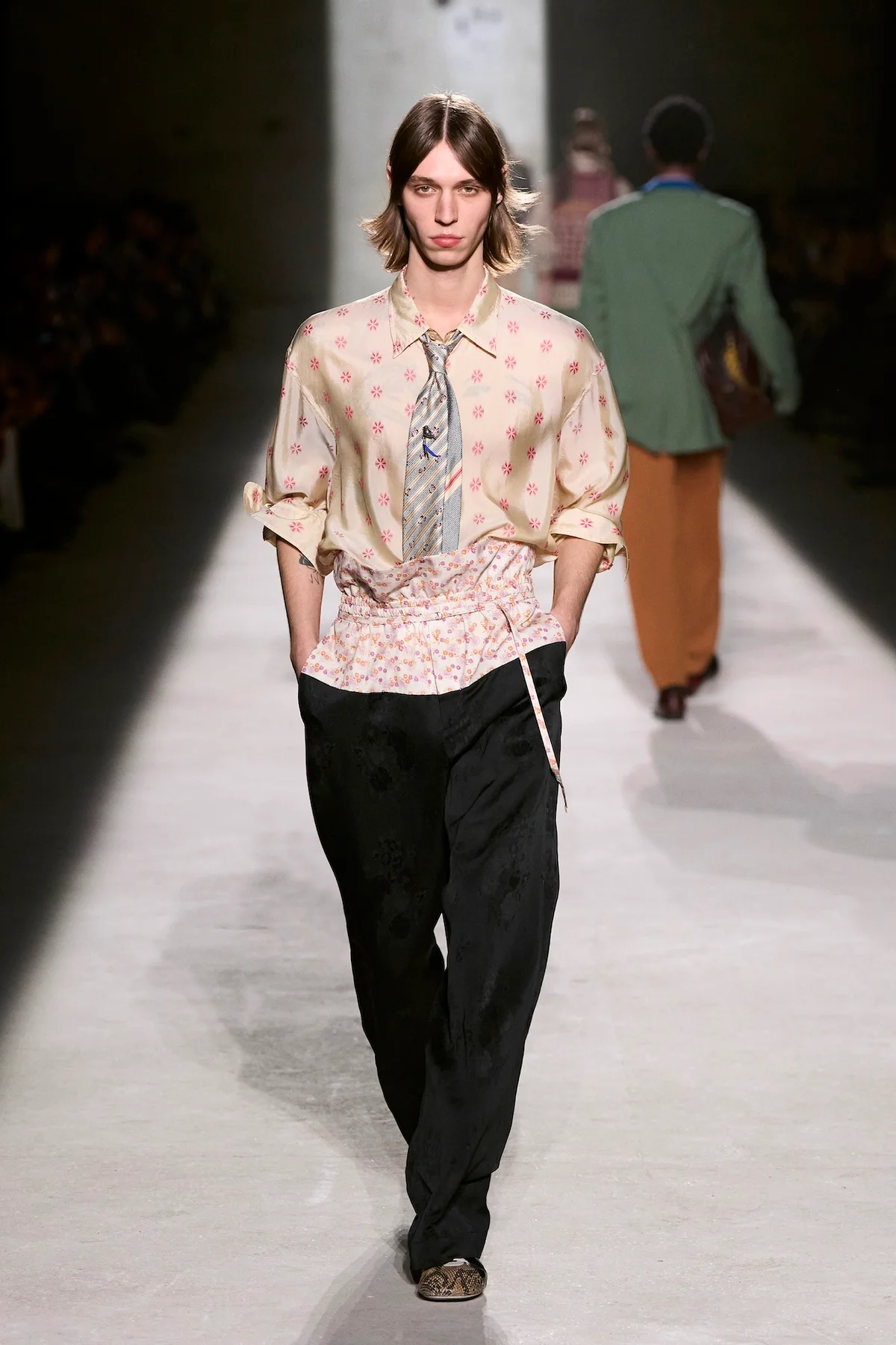 進化するネクタイ使いが目立った、26-2の画像_2