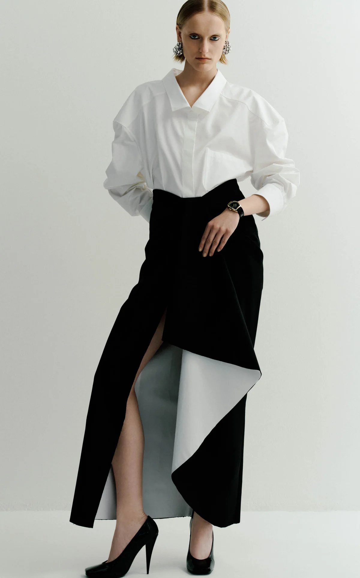 ジバンシィ by サラ・バートンのシャツとフランク ミュラーの時計「グランド カーベックス ピアノ」