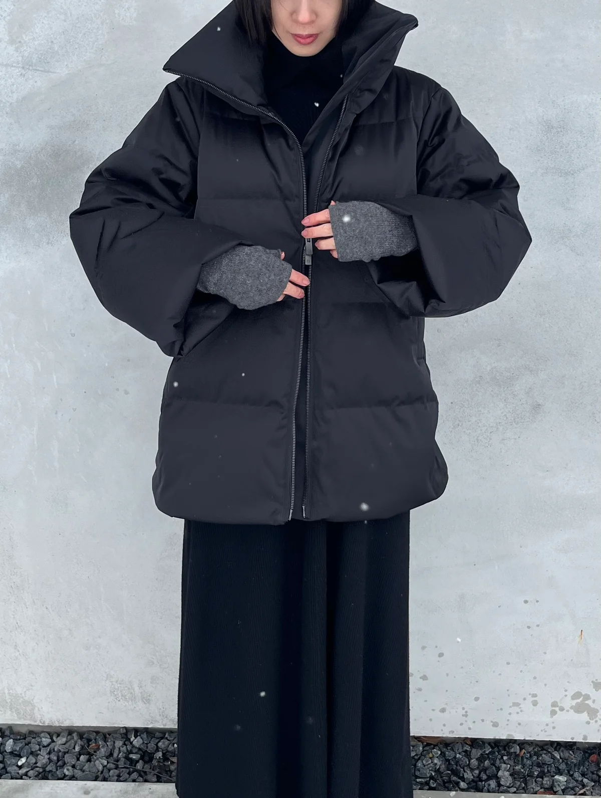 UNIQLO ユニクロ +Jのダウンジャケットはディテールにも注目　ダブルジップ付き