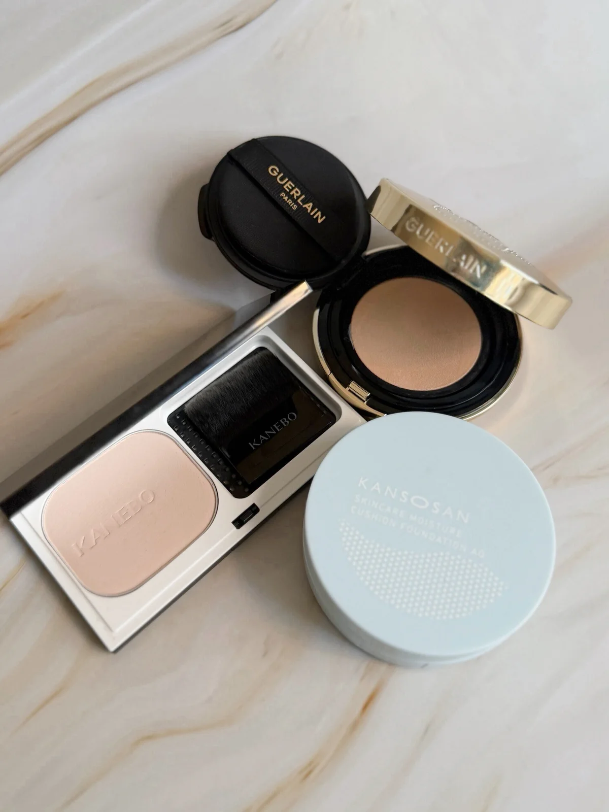 エディターが愛用する潤い感もカバー力も申し分ない、持ち運びにも最適なコンパクトタイプのファンデーション3点