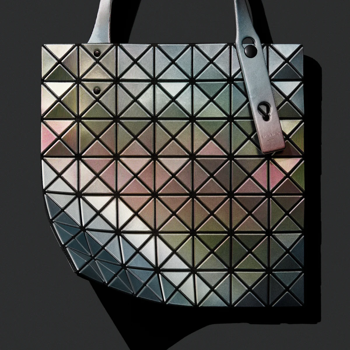 BAO BAO ISSEY MIYAKE（バオ バオ イッセイ ミヤケ）　トートバッグ　「ILLUSION」