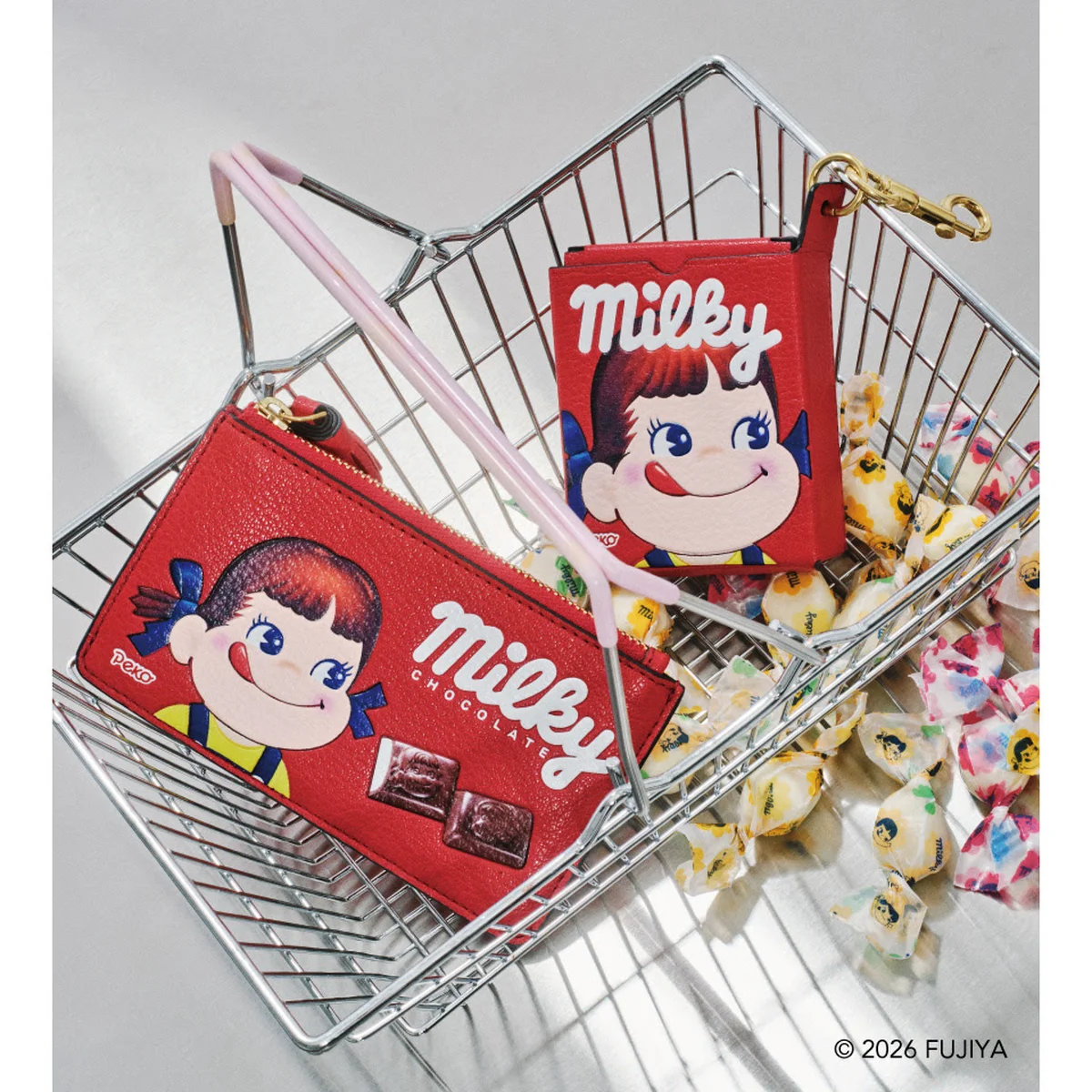 アニヤ・ハインドマーチから登場したミルキーをモチーフにしたレザーアイテム